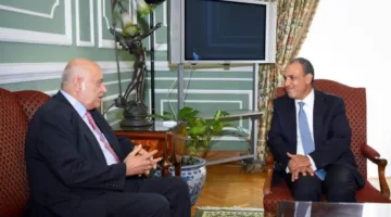 وزير الخارجية والهجرة يلتقي بأمين سر اللجنة المركزية لحركة فتح الفلسطينية