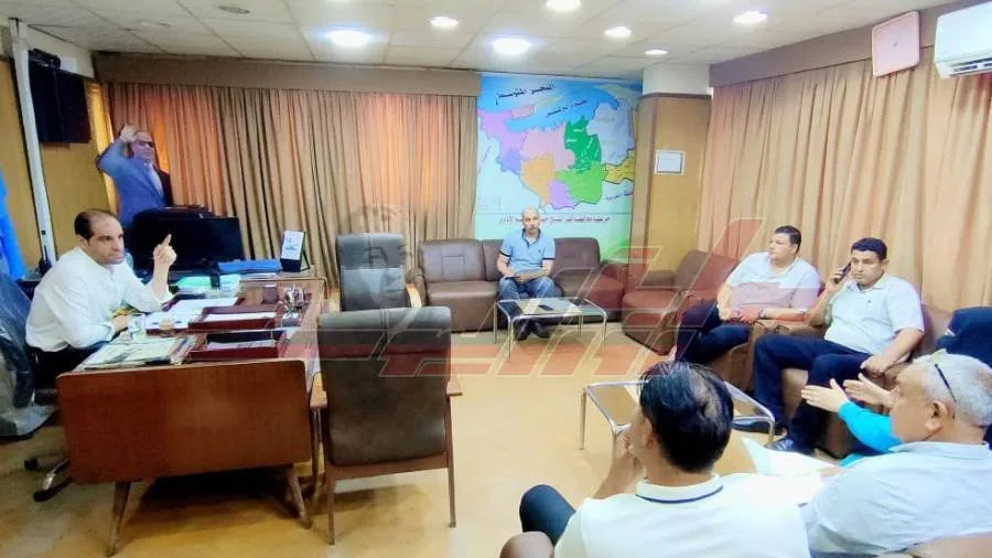 مناقشة التحديات في محطة الرفع بالقنطرة البيضاء بكفر الشيخ