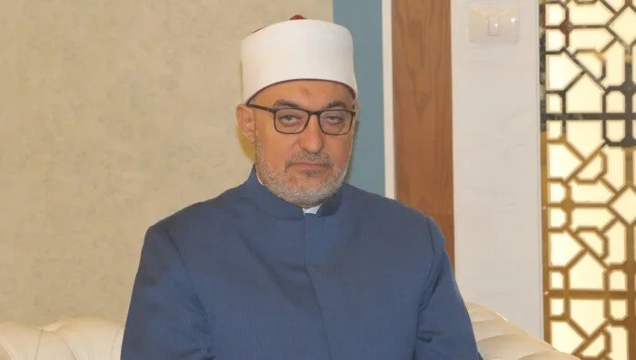 «السلام المزيّف والعلاقات الخادعة».. مفتي الجمهورية ينتقد زيارة الأئمة الأوروبيين للكيان الإسرائيلي.