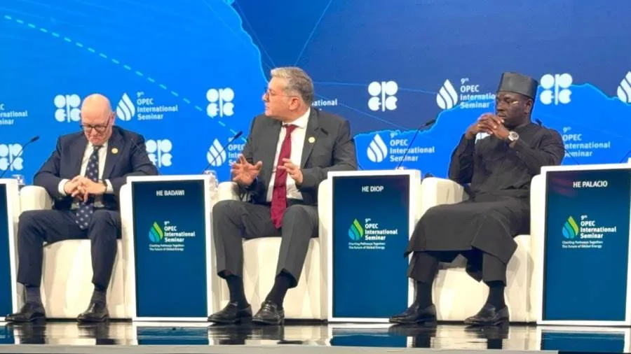 وزير البترول يتحدث كضيف رئيسي في جلسة وزارية بعنوان “أبعاد نحو مستقبل طاقة مرن” وزير البترول يتحدث كضيف رئيسي في جلسة وزارية بعنوان “أبعاد نحو مستقبل طاقة مرن”