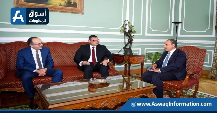 وزير الخارجية يلتقي وزير الإسكان لمناقشة تعزيز العلاقات مع أفريقيا وزير الخارجية يلتقي وزير الإسكان لمناقشة تعزيز العلاقات مع أفريقيا