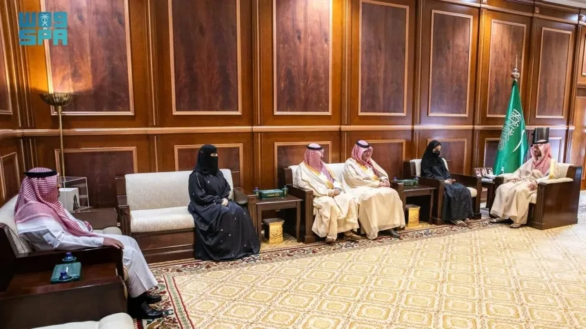 نائب أمير حائل يستقبل البطلة الفائزة بالميدالية البرونزية في البطولة الدولية في التشيك نائب أمير حائل يستقبل البطلة الفائزة بالميدالية البرونزية في البطولة الدولية في التشيك