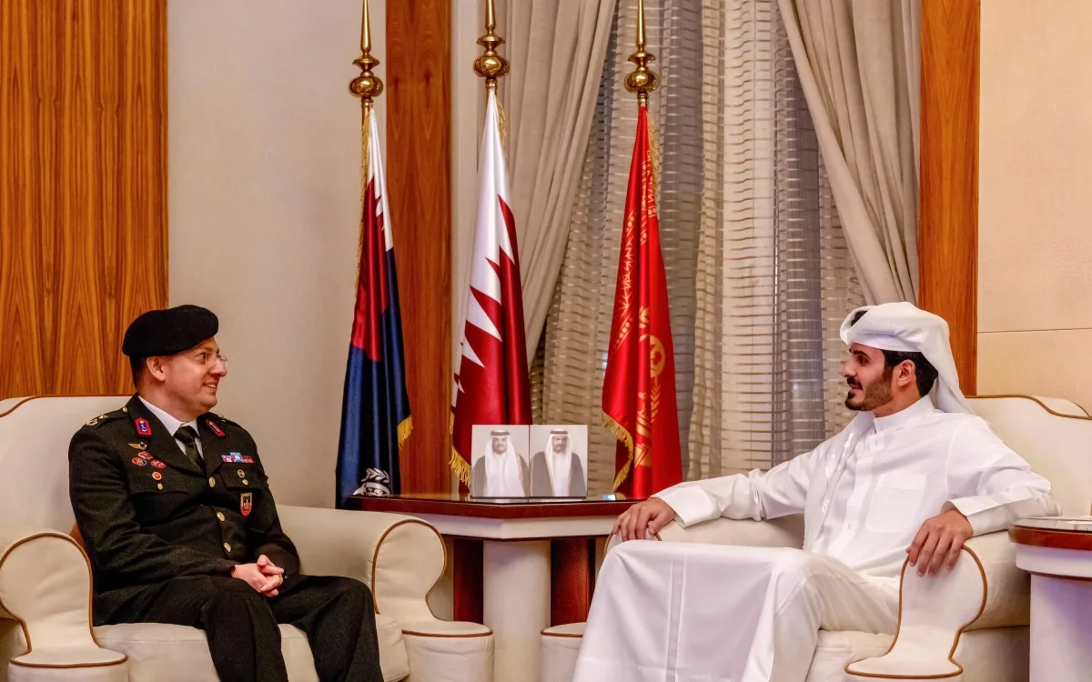 وزير الداخلية يلتقي مسؤولاً من القطاع الأمني التركي وزير الداخلية يلتقي مسؤولاً من القطاع الأمني التركي