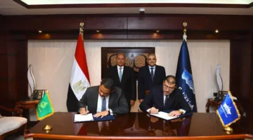 أسامة ربيع يحضر توقيع اتفاقية تعاون بين هيئة قناة السويس وبنك مصر في مشاريع التطوير العقاري.