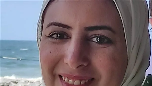 فنانة تشكيلية: الحرف التقليدية تصمد أمام خطر الزوال فنانة تشكيلية: الحرف التقليدية تصمد أمام خطر الزوال