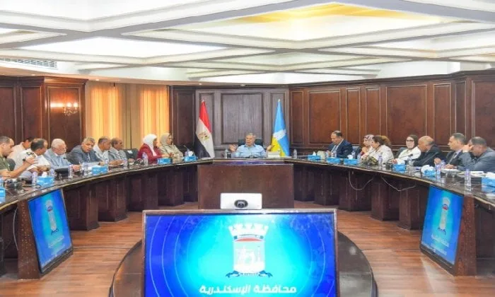محافظ الإسكندرية يقود اجتماعًا شاملًا لمتابعة استعدادات المرافق لموسم الصيف محافظ الإسكندرية يقود اجتماعًا شاملًا لمتابعة استعدادات المرافق لموسم الصيف