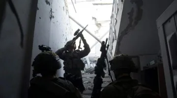 انهيار مبنى مفخخ على قوات الاحتلال الإسرائيلية في غزة