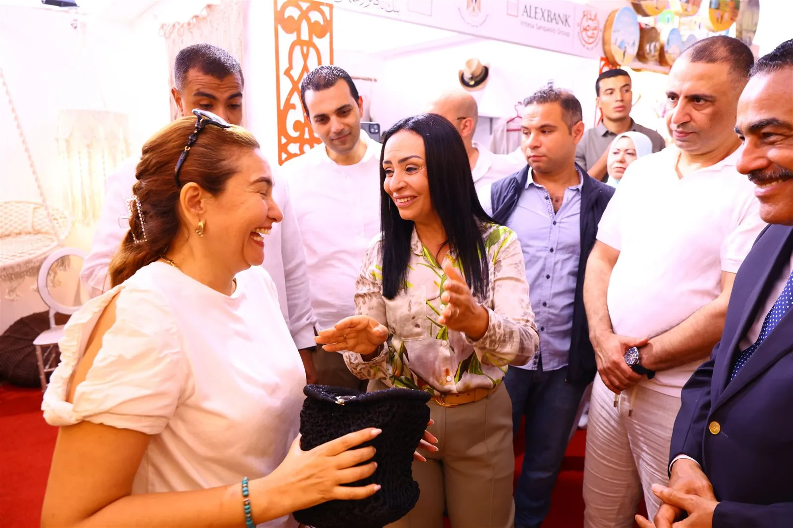 وزيرة التضامن ت inaugurate فعاليات معرض “ديارنا للحرف اليدوية والتراثية” في الساحل الشمالي (صور) وزيرة التضامن ت inaugurate فعاليات معرض “ديارنا للحرف اليدوية والتراثية” في الساحل الشمالي (صور)