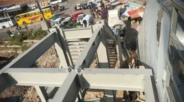 محافظ القليوبية يراقب تطوير جسر المشاة في وابور الثلج بمدينة بنها ويؤكد على ضرورة السرعة في التنفيذ