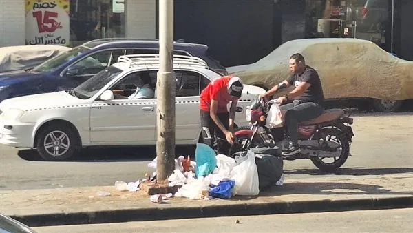 تزايد النفايات في شوارع المهندسين.. ونظام الشكاوى “لا مبالاة تامة” (صور) تزايد النفايات في شوارع المهندسين.. ونظام الشكاوى “لا مبالاة تامة” (صور)