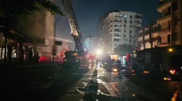 مدير أمن القاهرة يتابع جهود إخماد حريق جديد في سنترال رمسيس | فيديو