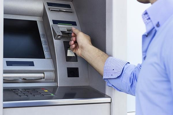 الخدمات البنكية 
