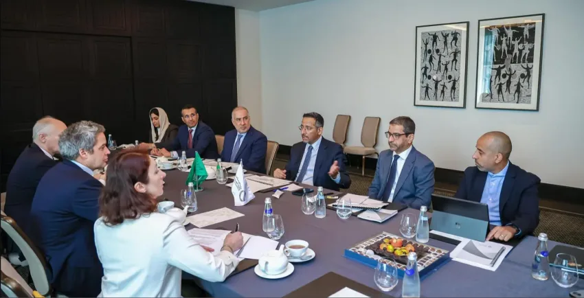 وزير الصناعة يستكشف فرص تعزيز التعاون الاستثماري مع الشركات الروسية البارزة وزير الصناعة يستكشف فرص تعزيز التعاون الاستثماري مع الشركات الروسية البارزة
