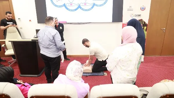 الصحة: بدء المرحلة الثانية من تدريب مهارات الإنعاش القلبي الرئوي الصحة: بدء المرحلة الثانية من تدريب مهارات الإنعاش القلبي الرئوي