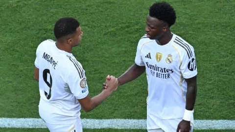 ريال مدريد يعتزم معاقبة مبابي وفينيسيوس بسبب ضعف الأداء الدفاعي ريال مدريد يعتزم معاقبة مبابي وفينيسيوس بسبب ضعف الأداء الدفاعي