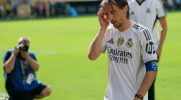 بعد 13 عامًا من النجاح.. مودريتش يوجه رسالة مؤثرة عند وداعه لريال مدريد