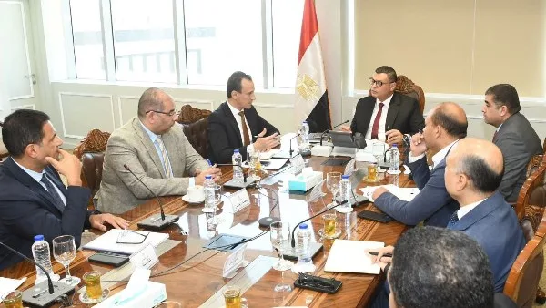 وزير الإسكان يراقب خطوات تفعيل منطقة الأعمال الرئيسية بالعاصمة الإدارية