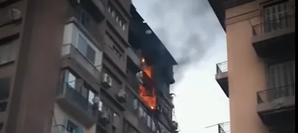 مأساة في شارع مراد: حريق في شقتين يودي بحياة مسن ويصيب أسرته وضابط شرطة.. صور مأساة في شارع مراد: حريق في شقتين يودي بحياة مسن ويصيب أسرته وضابط شرطة.. صور