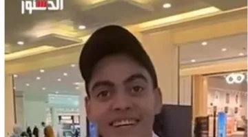 مصرى يلتقى بأمه بعد سنوات من الغربة بشكل مؤثر (فيديو)