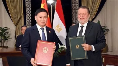 هل تسعى مصر لتقليص اعتمادها على الدولار؟ البنك المركزي يبدأ خطوات نحو استخدام الجنيه في التجارة العالمية. هل تسعى مصر لتقليص اعتمادها على الدولار؟ البنك المركزي يبدأ خطوات نحو استخدام الجنيه في التجارة العالمية.