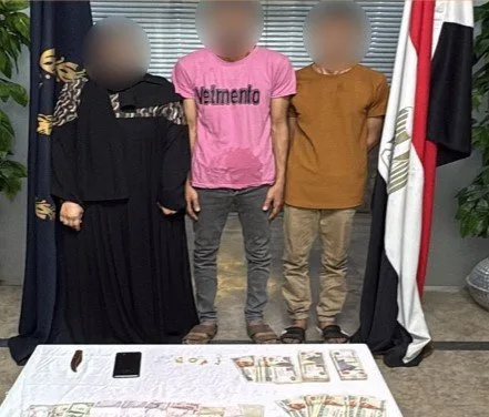 اعتداء وسرقة من أجنبي داخل منزله في التجمع.. وزارة الداخلية تلقي القبض على الجناة اعتداء وسرقة من أجنبي داخل منزله في التجمع.. وزارة الداخلية تلقي القبض على الجناة
