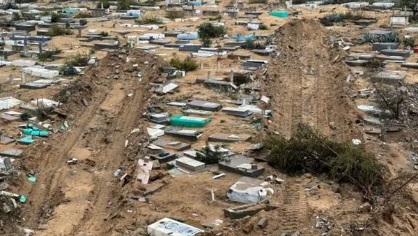 قوات الاحتلال الإسرائيلي تقتلع جثامين الشهداء من المقبرة التركية في غزة