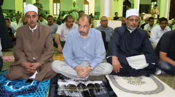 محافظ سوهاج يُقيم صلاة الجمعة في مسجد الشرطة ويستمع لمشكلات المواطنين