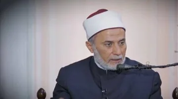 يسري جبر يشرح حديث “من أخذ بسخاء نفس” ويستعرض معاني القناعة والفتنة في الحياة الدنيا.