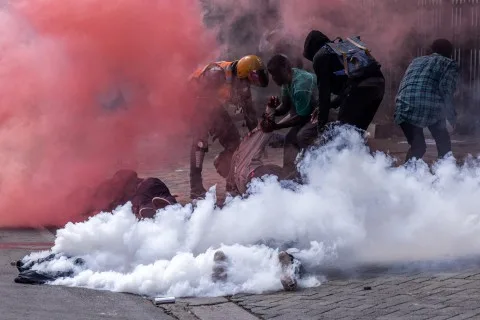 عدد ضحايا احتجاجات الاثنين في كينيا يرتفع إلى 38 قتيلاً عدد ضحايا احتجاجات الاثنين في كينيا يرتفع إلى 38 قتيلاً