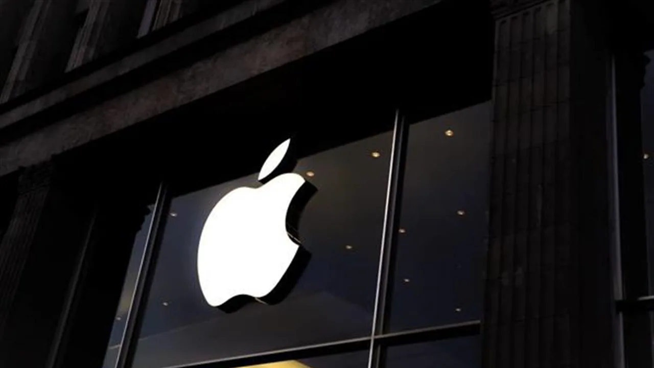 من بينها iPhone 17e.. أبل تنوي إصدار منتجات جديدة في العام المقبل من بينها iPhone 17e.. أبل تنوي إصدار منتجات جديدة في العام المقبل