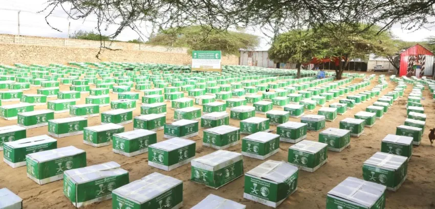 سلمان للإغاثة يوزع 1,200 سلة غذائية في منطقة شبيلي الوسطى بالصومال سلمان للإغاثة يوزع 1,200 سلة غذائية في منطقة شبيلي الوسطى بالصومال
