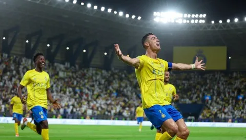 النصر يدرس إجراء صفقة تبادلية مع ميلان