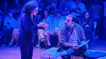 فخ الزيجات القاسية: خلفيات ‘تاء الفعل’ في الدورة الثامنة عشر لمهرجان قسم المسرح الدولي