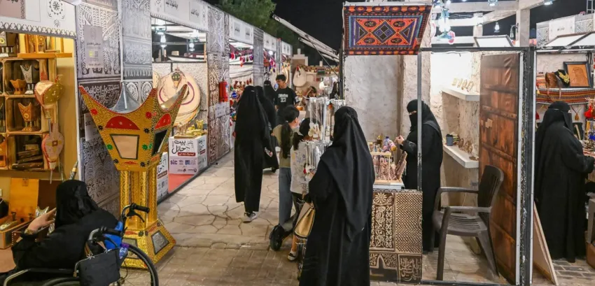 أكثر من 27 ألف شخص شاركوا في أحداث مهرجان بيت حائل 2025 أكثر من 27 ألف شخص شاركوا في أحداث مهرجان بيت حائل 2025