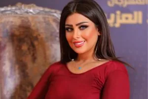 الإعلامية بسمة رشوان تتألق بإطلالة حمراء وتلفت الأنظار في مهرجان إيجي فاشون
