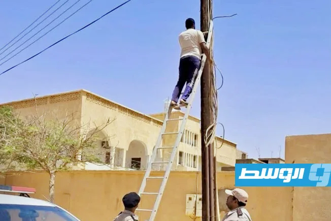 إزالة التوصيلات الكهربائية غير المنتظمة في طرابلس (صور) إزالة التوصيلات الكهربائية غير المنتظمة في طرابلس (صور)
