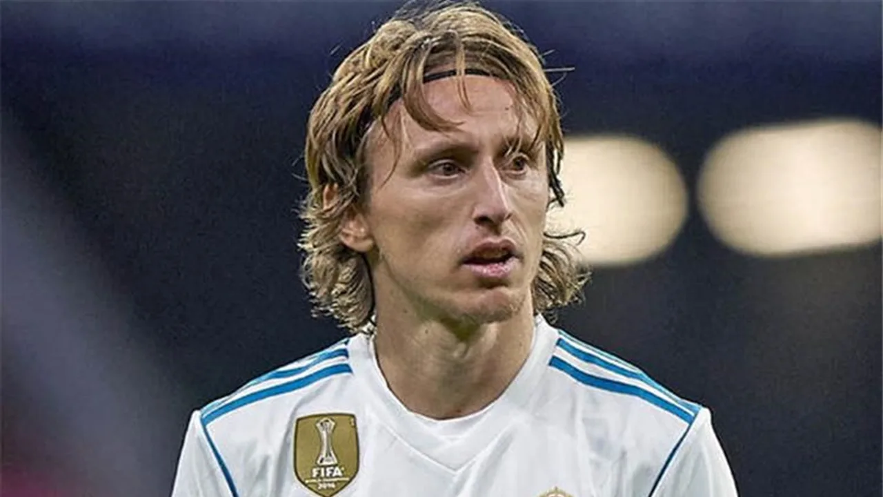 تفاصيل انتقال مودريتش إلى نادي ميلان الإيطالي تفاصيل انتقال مودريتش إلى نادي ميلان الإيطالي
