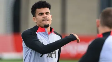 “ديلي ميل”: النصر السعودي يشرع في مفاوضات مع لويس دياز لضمّه للفريق