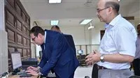 رئيس جامعة القاهرة يزور معامل التنسيق للاطمئنان على استعدادها