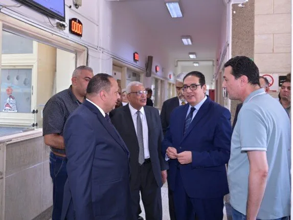 رئيس جامعة القاهرة يزور مختبرات التنسيق الإلكتروني في كليات الهندسة والزراعة والدراسات العليا رئيس جامعة القاهرة يزور مختبرات التنسيق الإلكتروني في كليات الهندسة والزراعة والدراسات العليا