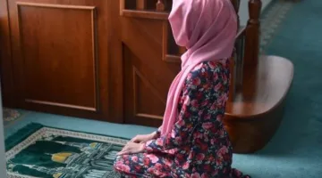 قدر ما يمكن للمرأة أن تدرك الصلاة بعد انتهاء الحيض.. توضيحات من دار الإفتاء.