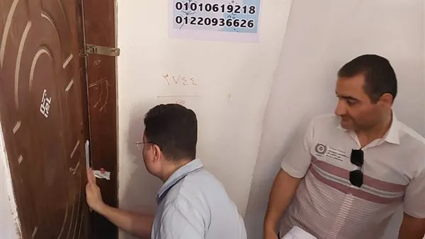 الصحة: إغلاق مركزين طبيين غير قانونيين وضبط شخصين انتحلا صفة طبيب في الدقهلية الصحة: إغلاق مركزين طبيين غير قانونيين وضبط شخصين انتحلا صفة طبيب في الدقهلية
