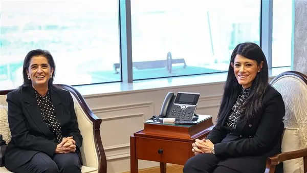 رانيا المشاط تناقش مع المدير الإقليمي لشرق المتوسط بمنظمة الصحة العالمية تعزيز استراتيجيات الصحة في خطة التنمية متوسطة الأجل