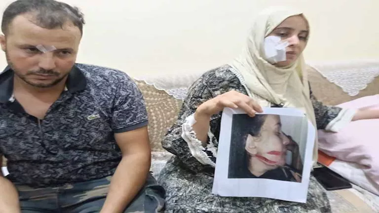 مشاجرة بين أطفال تتطور لعنف.. جيران يهاجمون سيدة وزوجها بسلاح ناري مشاجرة بين أطفال تتطور لعنف.. جيران يهاجمون سيدة وزوجها بسلاح ناري