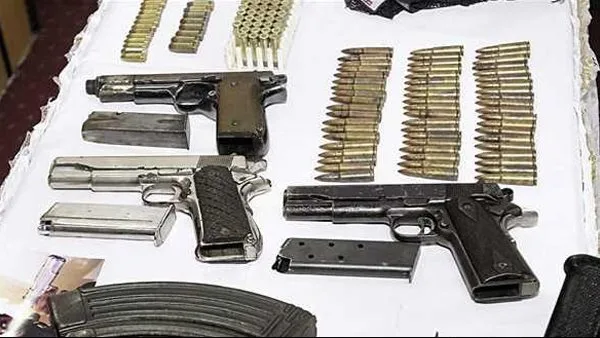 استعراض 324 قضية مخدرات و154 سلاحًا خلال الحملات اليومية
