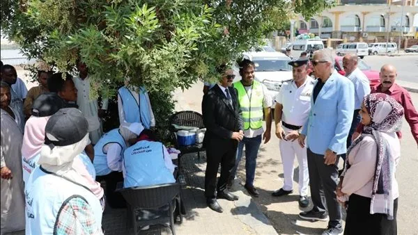 الدكتور إسماعيل كمال يزور نقطة تفتيش للكشف عن المخدرات في موقف الأقاليم بأسوان الدكتور إسماعيل كمال يزور نقطة تفتيش للكشف عن المخدرات في موقف الأقاليم بأسوان