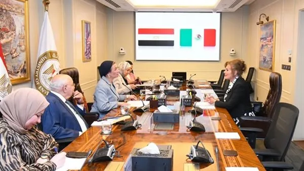وزيرة البيئة تستضيف سفيرة المكسيك في مصر لمناقشة أوجه التعاون المشترك. وزيرة البيئة تستضيف سفيرة المكسيك في مصر لمناقشة أوجه التعاون المشترك.