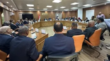 رئيس حزب العدل يجتمع بمرشحيه لمجلس الشيوخ بعد انتهاء فترة الترشح رسميًا