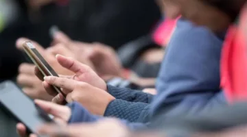 قفزة غير مسبوقة: أكثر من 82% من العراقيين يتواصلون عبر الإنترنت
