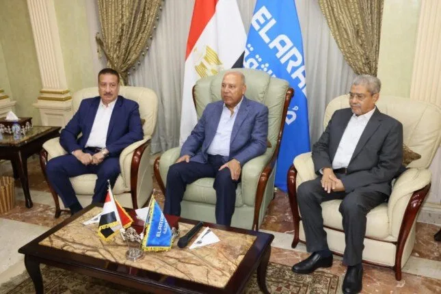 وزير الصناعة يطلق مشاريع صناعية ضخمة في المنوفية باستثمارات قدرها 333 مليون دولار وزير الصناعة يطلق مشاريع صناعية ضخمة في المنوفية باستثمارات قدرها 333 مليون دولار